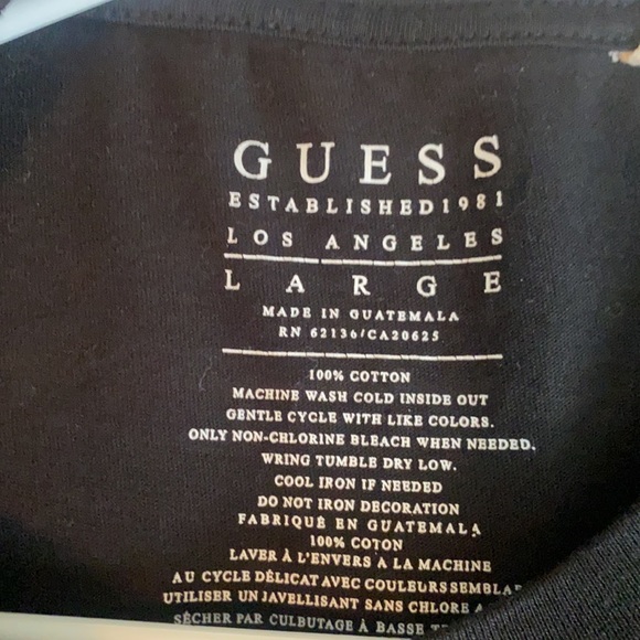 Guess Graphic Tshirt - Picture 2 of 3